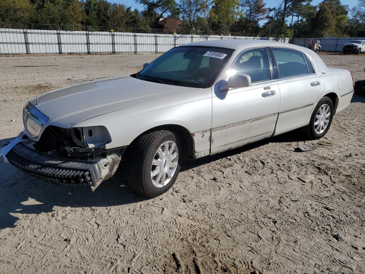 LINCOLN TOWN CAR 2006 1lnhm82v96y648909