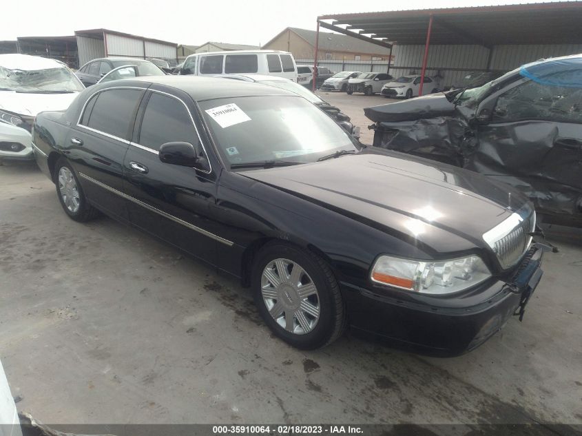 LINCOLN TOWN CAR 2005 1lnhm82w05y604370