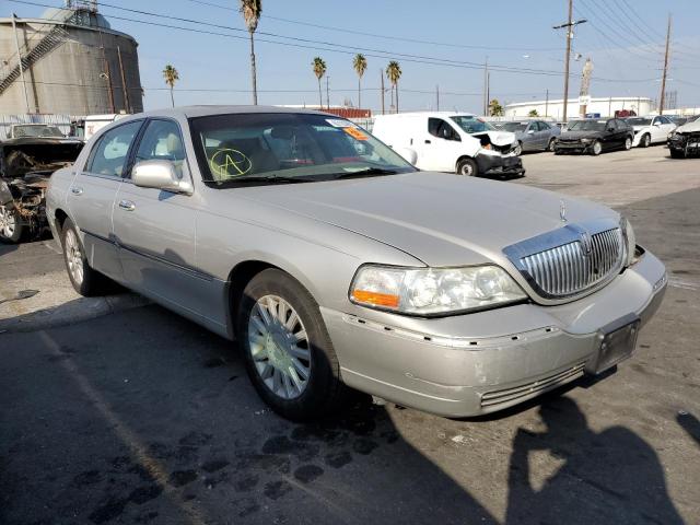 LINCOLN TOWN CAR S 2005 1lnhm82w15y639211