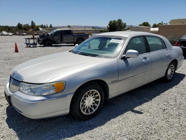 LINCOLN TOWN CAR S 2001 1lnhm82w21y653046