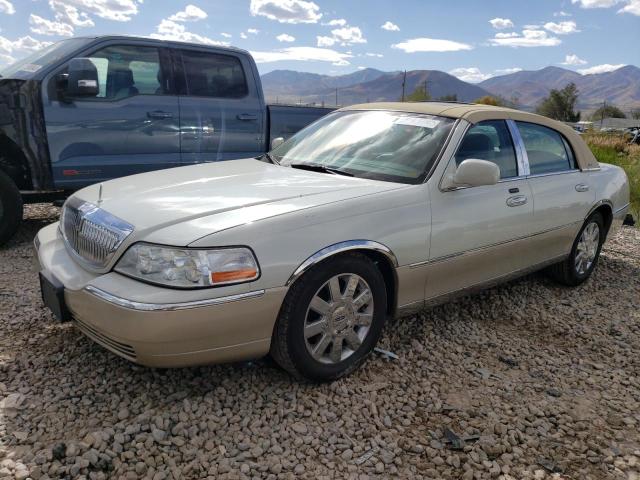 LINCOLN TOWNCAR 2005 1lnhm82w25y646961