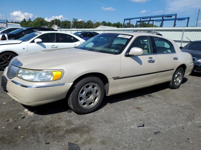 LINCOLN TOWN CAR S 2001 1lnhm82w31y739059