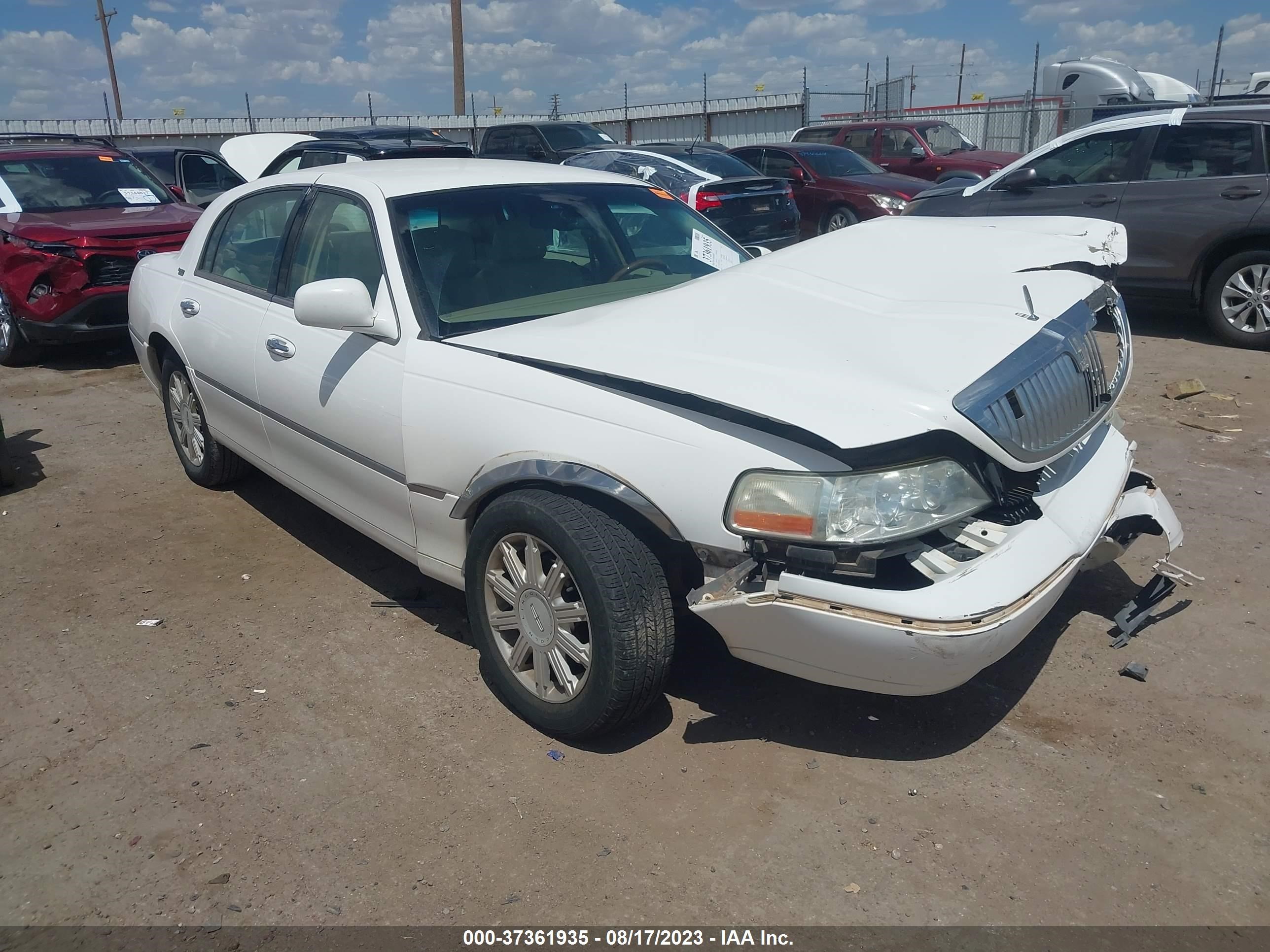 LINCOLN TOWN CAR 2006 1lnhm82w46y613400