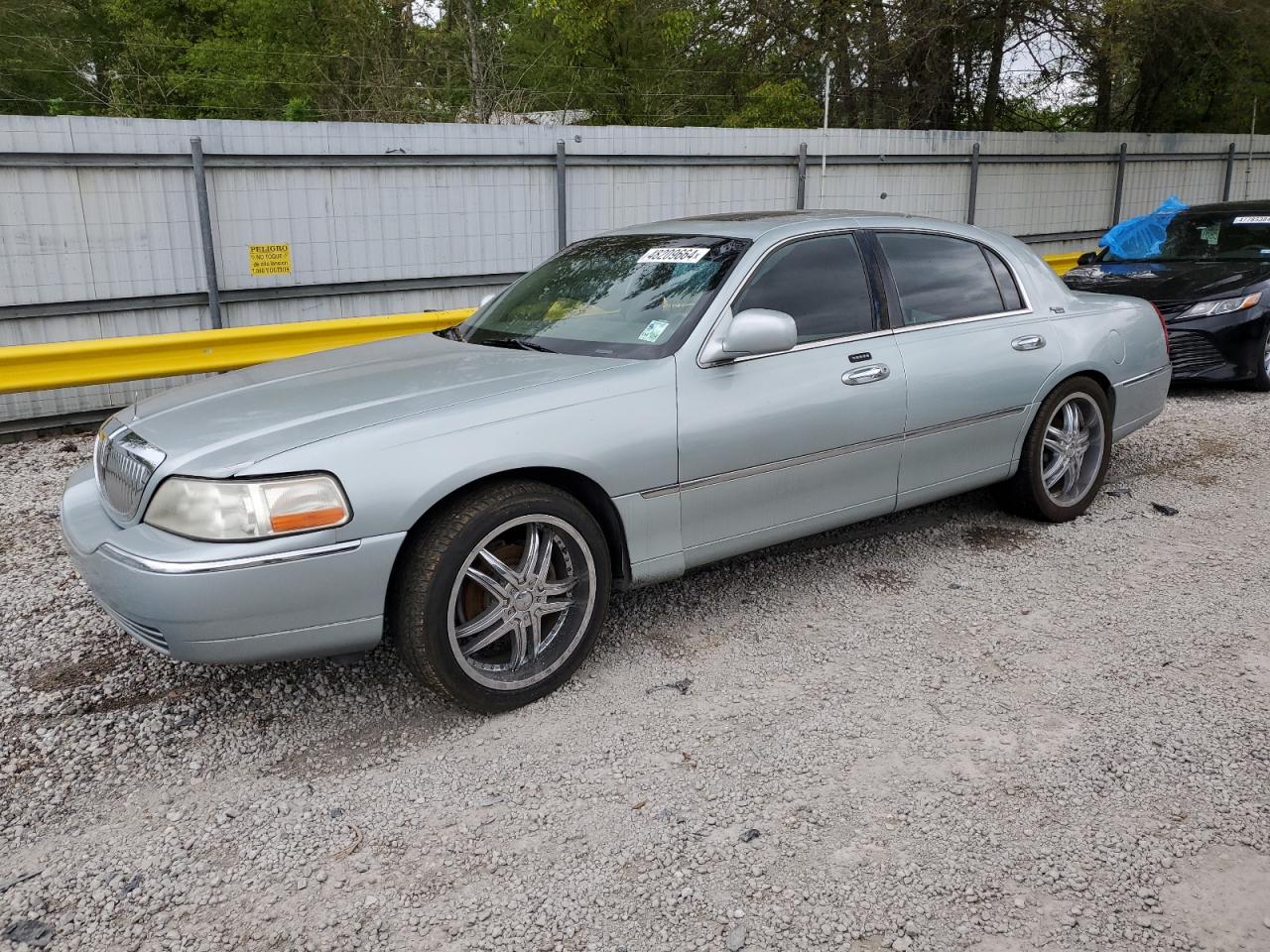 LINCOLN TOWN CAR 2007 1lnhm82w57y610961