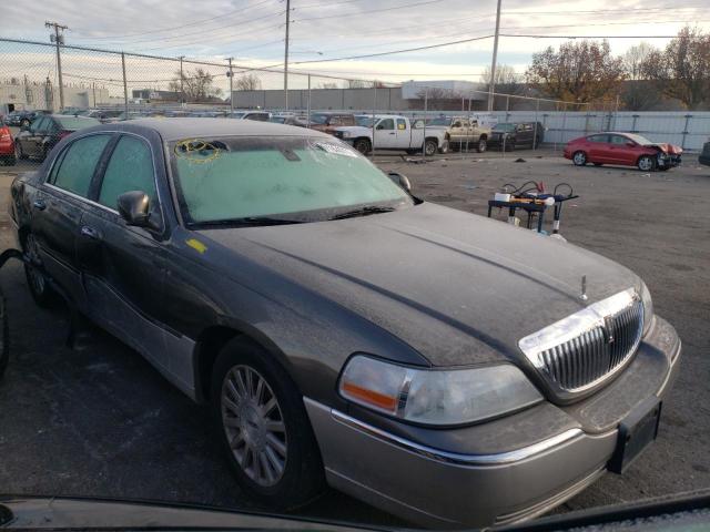 LINCOLN TOWN CAR S 2003 1lnhm82w63y686599