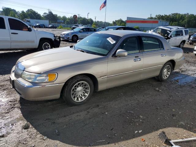 LINCOLN TOWNCAR 2001 1lnhm82w81y671616