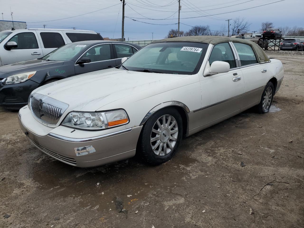 LINCOLN TOWN CAR 2003 1lnhm82w83y623777