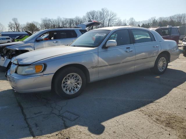 LINCOLN TOWNCAR 1999 1lnhm82w8xy708480