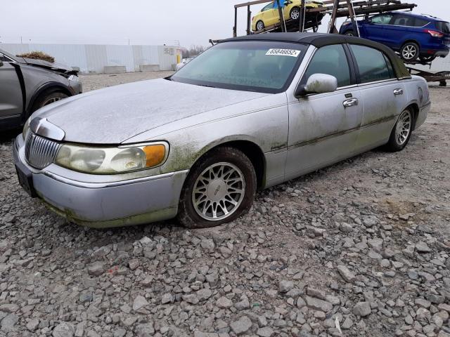 LINCOLN TOWN CAR S 2002 1lnhm82w8yy891011