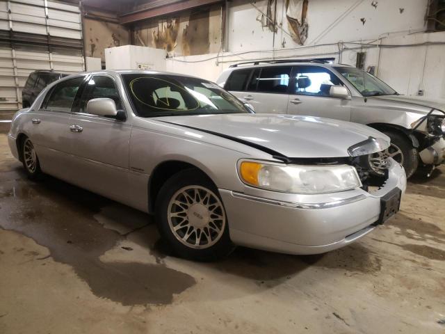 LINCOLN TOWN CAR S 2001 1lnhm82wx1y697098