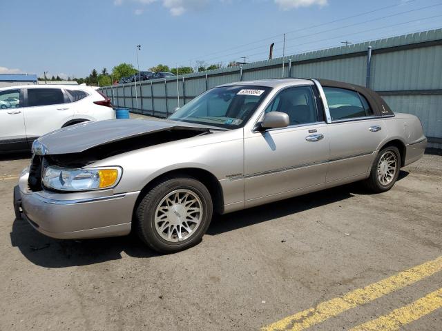 LINCOLN TOWNCAR 2002 1lnhm82wx2y654589