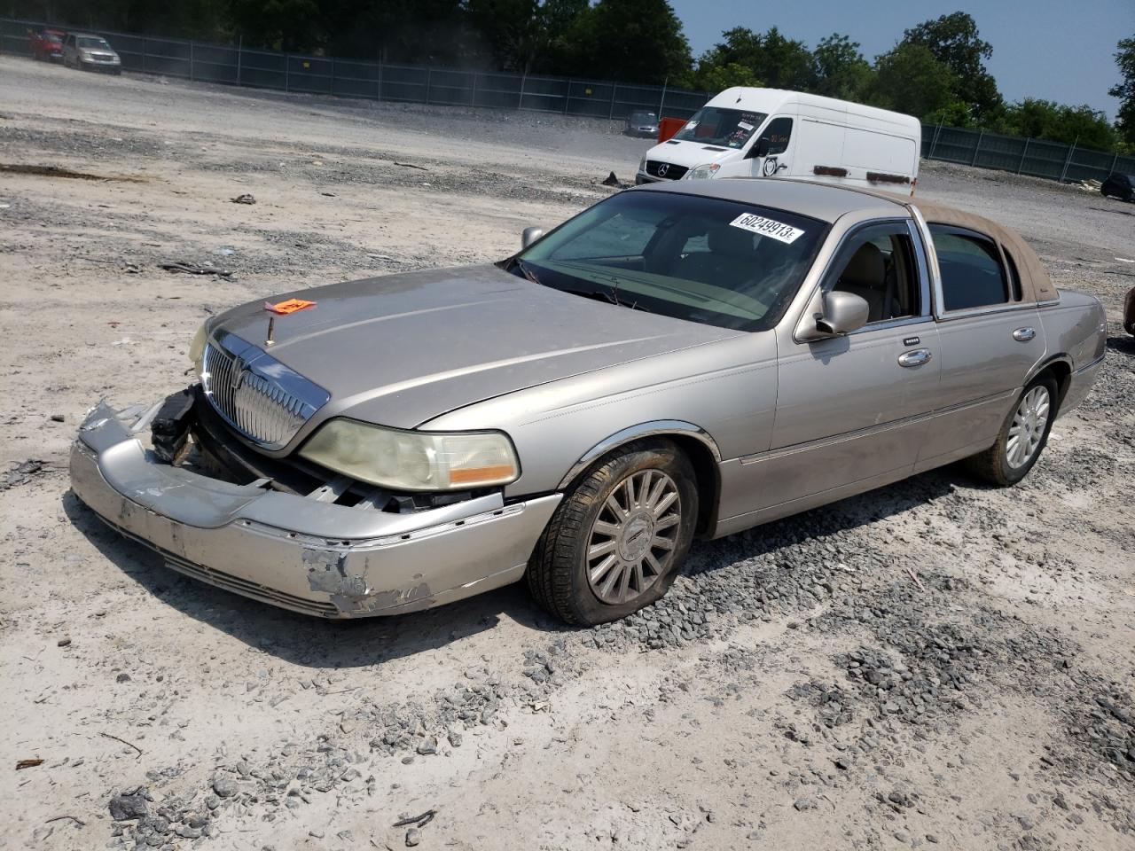 LINCOLN TOWN CAR 2003 1lnhm82wx3y611811