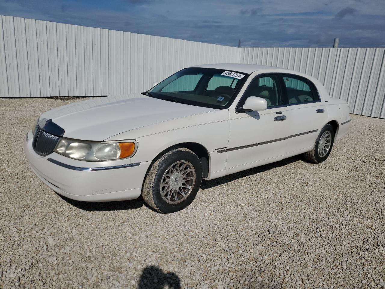 LINCOLN TOWN CAR 2000 1lnhm82wxyy902686