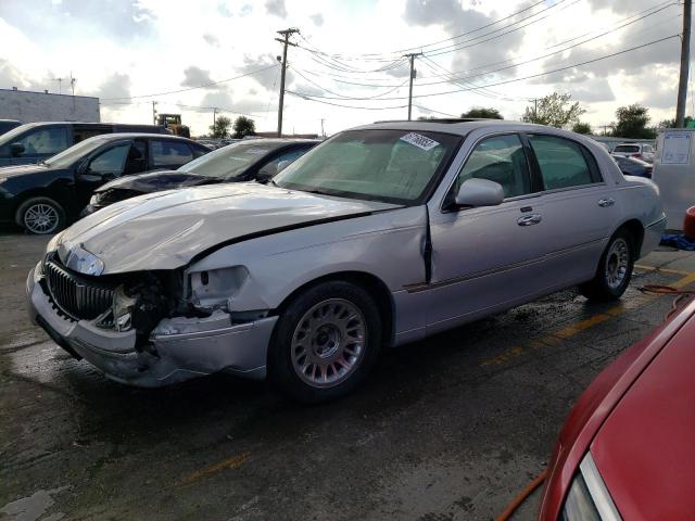 LINCOLN TOWNCAR 2002 1lnhm83w12y639588