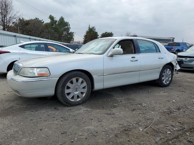 LINCOLN TOWNCAR 2004 1lnhm83w44y625932