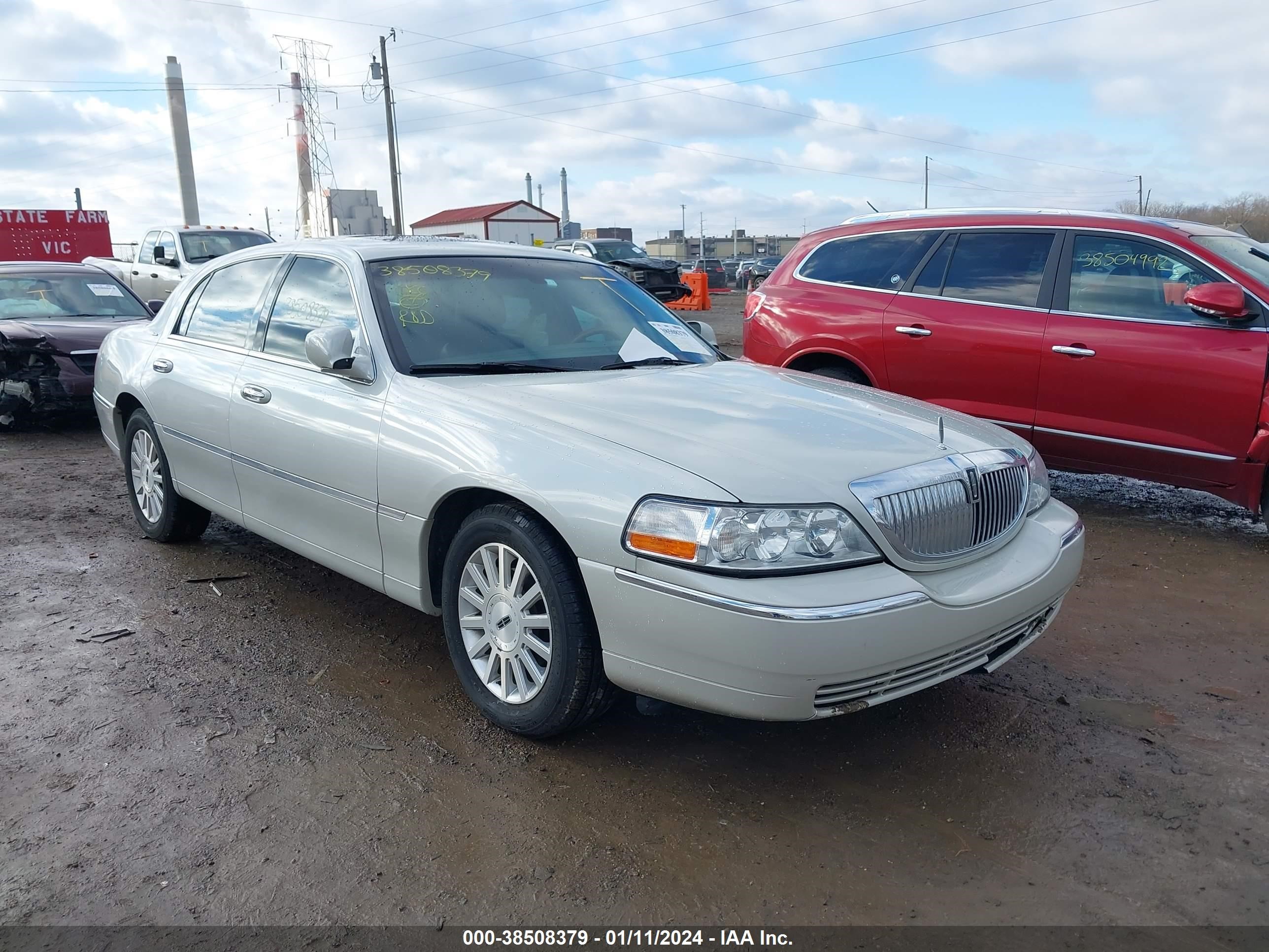 LINCOLN TOWN CAR 2004 1lnhm83w44y679862