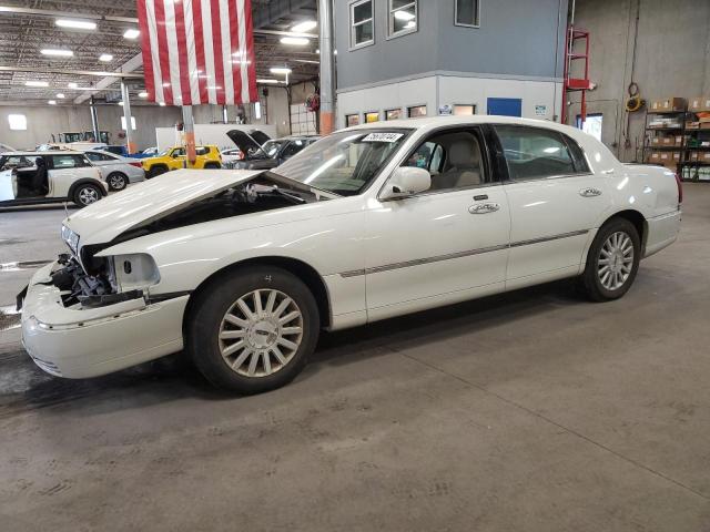 LINCOLN TOWN CAR U 2004 1lnhm83w54y659202