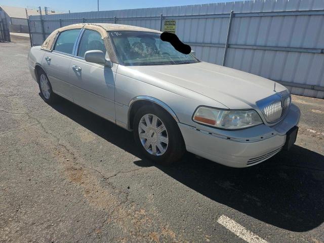 LINCOLN TOWNCAR 2004 1lnhm83w54y682611