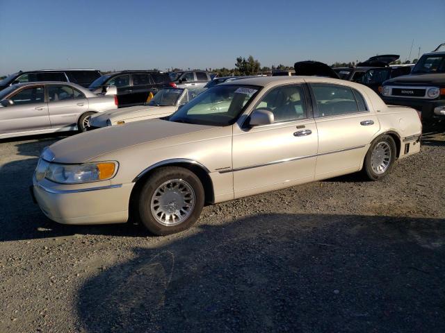 LINCOLN TOWNCAR 2002 1lnhm83w72y631026