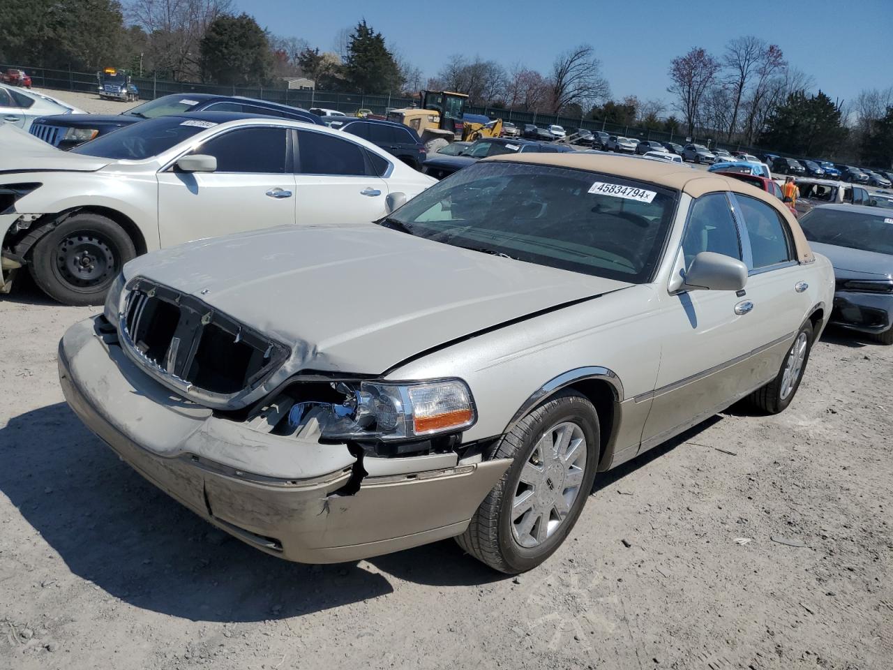 LINCOLN TOWN CAR 2004 1lnhm83w74y651358