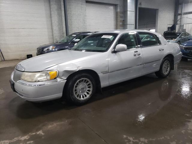 LINCOLN TOWNCAR 2001 1lnhm83w91y632869