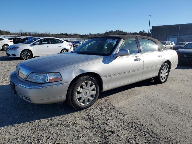 LINCOLN TOWNCAR 2003 1lnhm83w93y635385