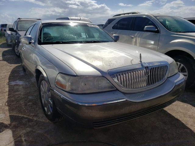 LINCOLN TOWN CAR U 2004 1lnhm83w94y658151