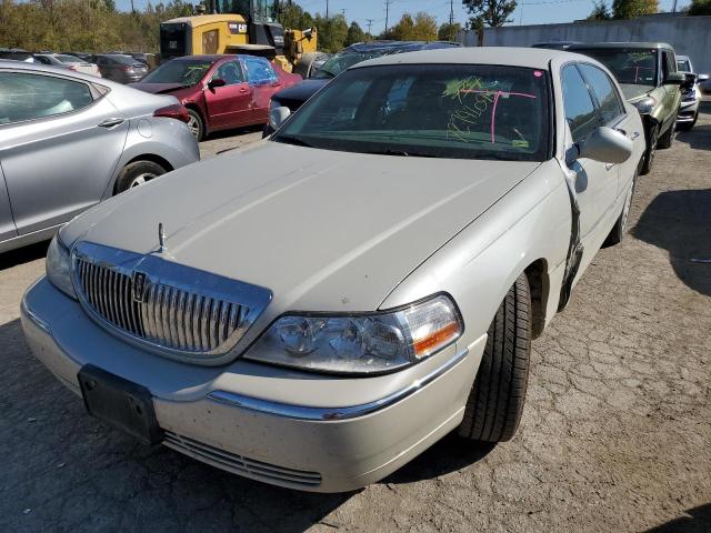 LINCOLN TOWNCAR 2004 1lnhm83wx4y607645