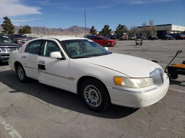 LINCOLN TOWN CAR C 1999 1lnhm83wxxy636129