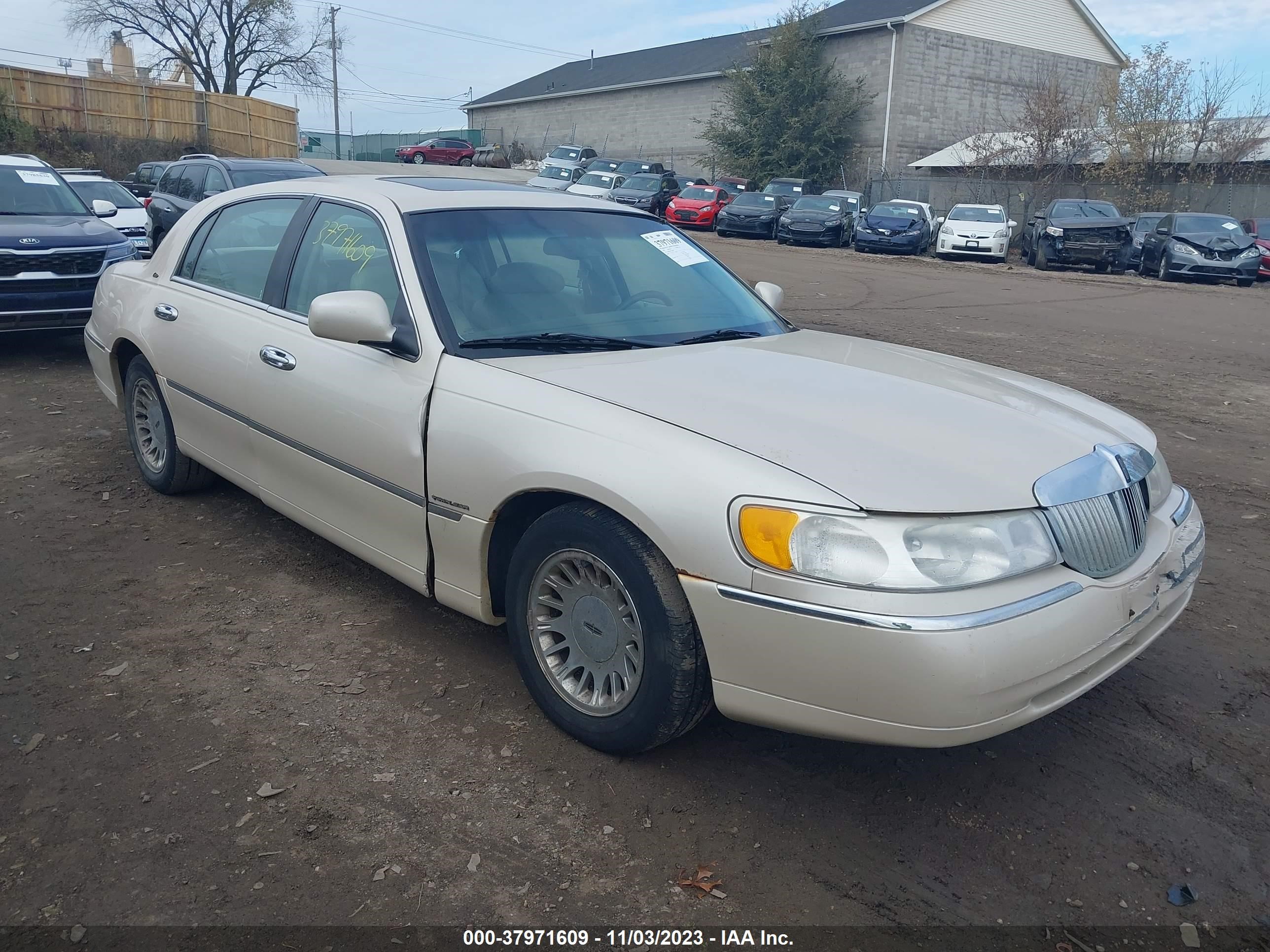 LINCOLN TOWN CAR 1999 1lnhm83wxxy668837