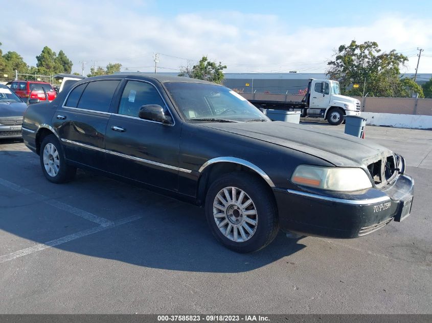 LINCOLN TOWN CAR 2004 1lnhm84w74y657756