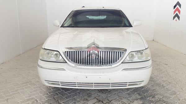 LINCOLN TOWN 2003 1lnhm85w13y615225