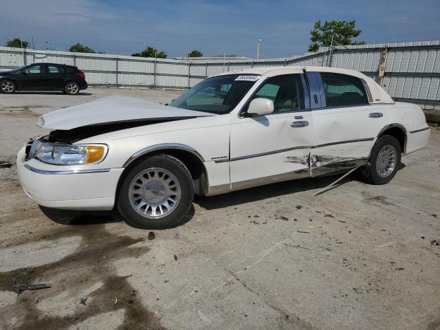 LINCOLN TOWN CAR C 2001 1lnhm85w51y629769