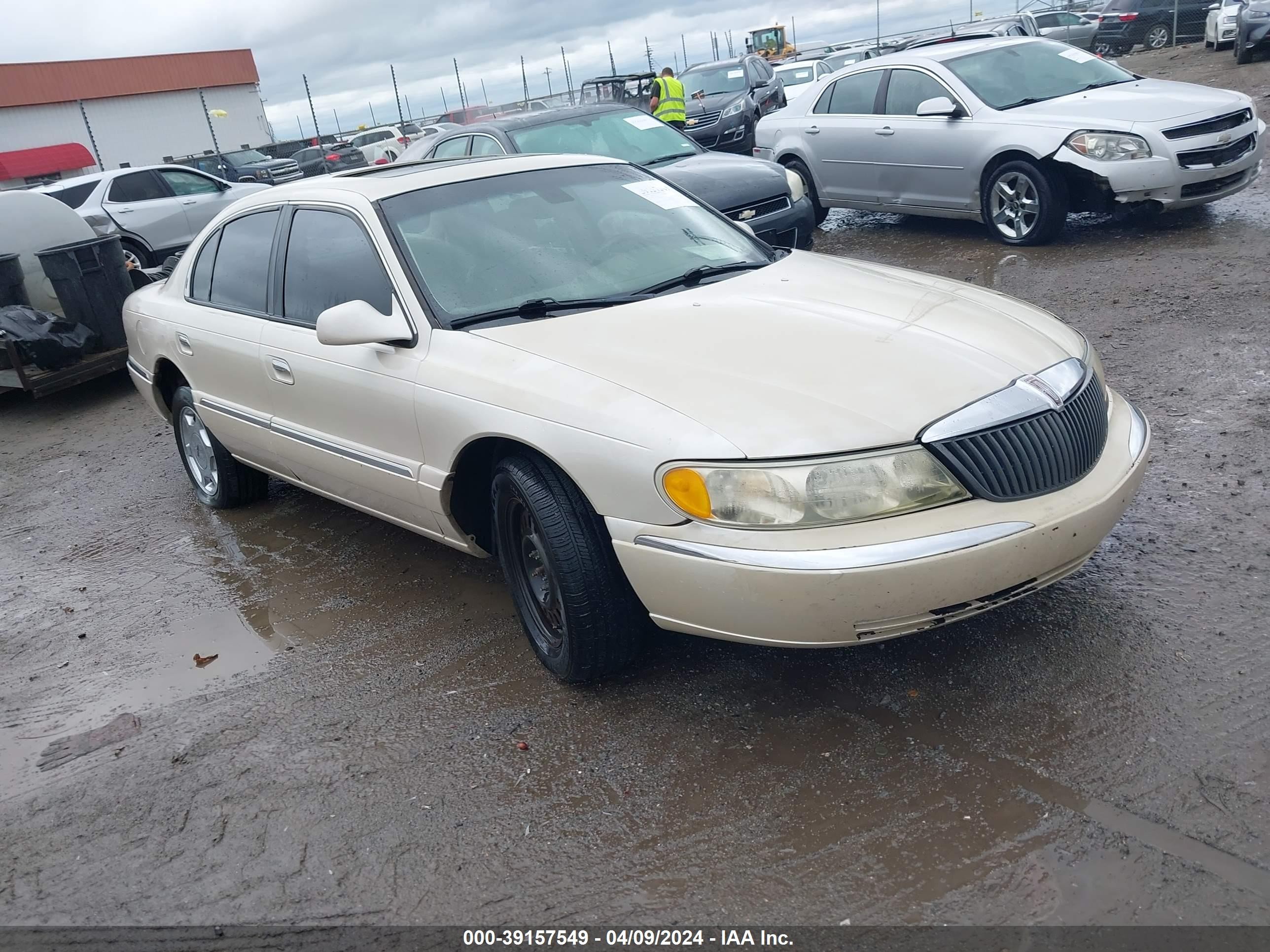 LINCOLN CONTINENTAL 2002 1lnhm97v82y612928