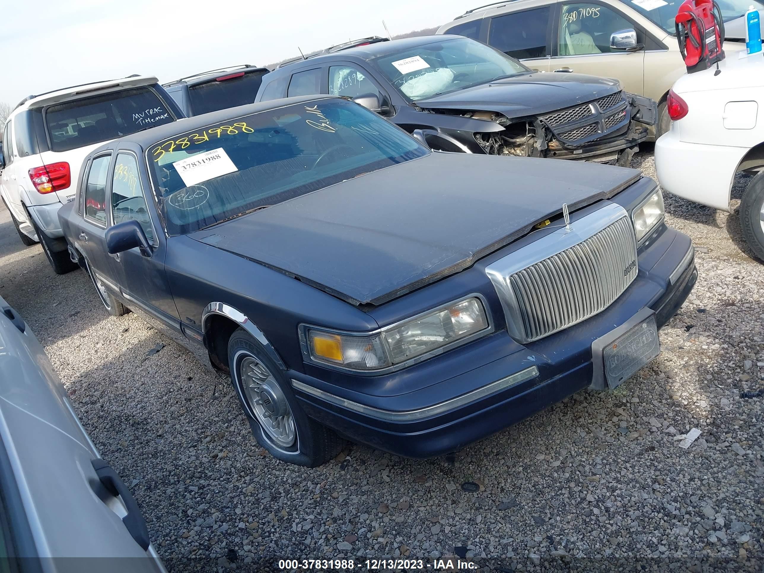 LINCOLN TOWN CAR 1996 1lnlm81w1ty710982