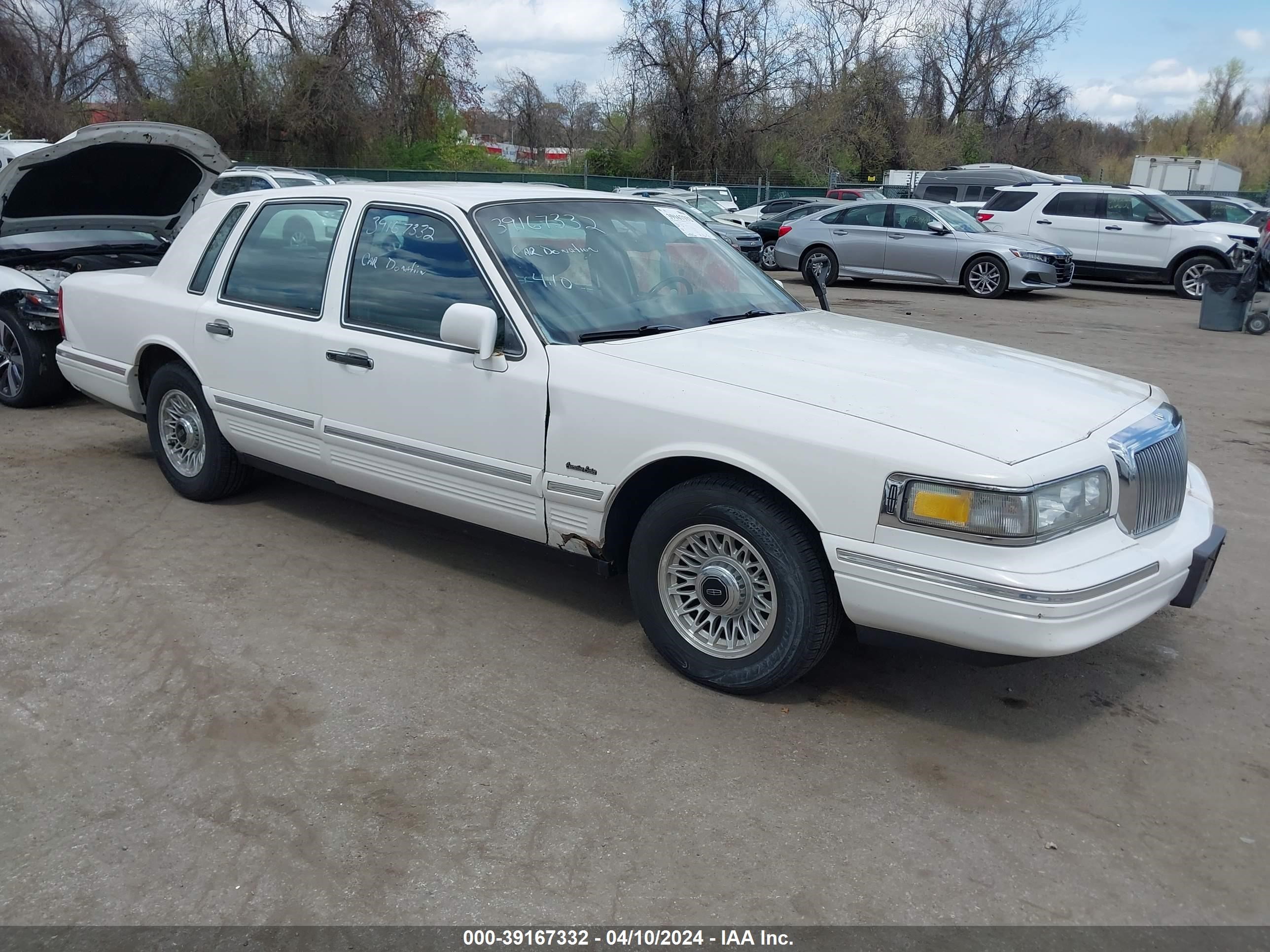 LINCOLN TOWN CAR 1997 1lnlm81w4vy756406