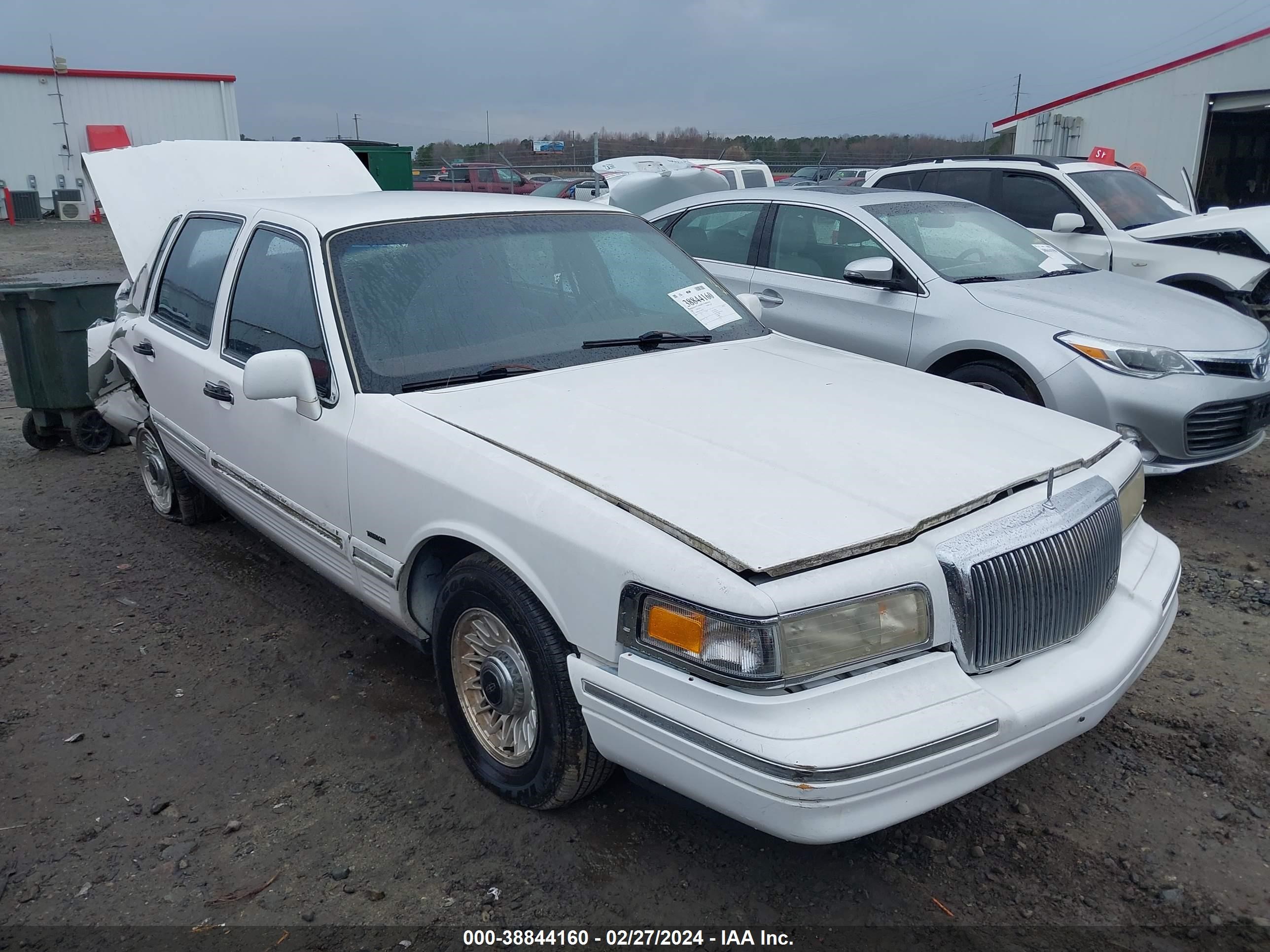 LINCOLN TOWN CAR 1996 1lnlm81w6ty696240