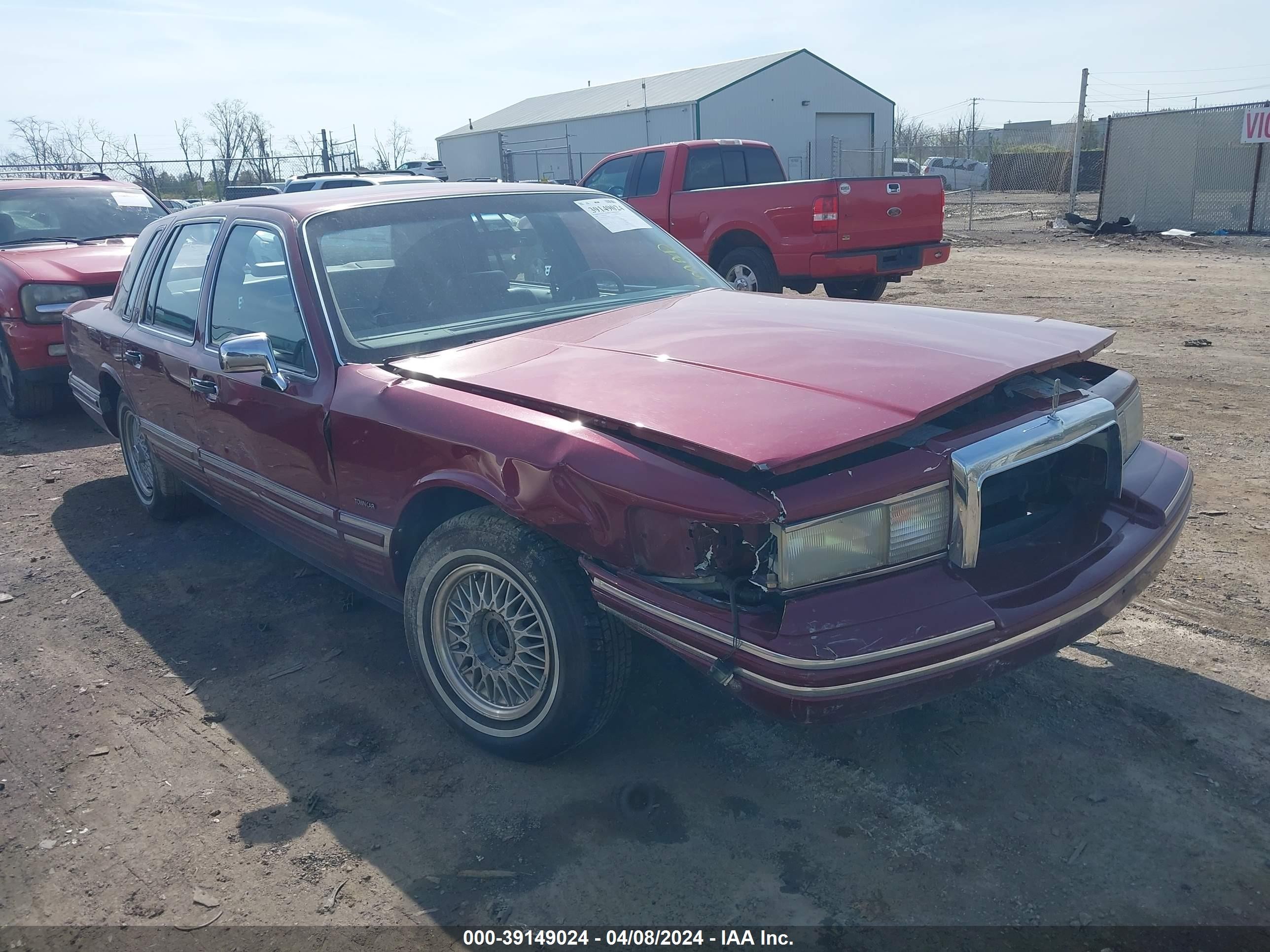 LINCOLN TOWN CAR 1993 1lnlm81w7py727890