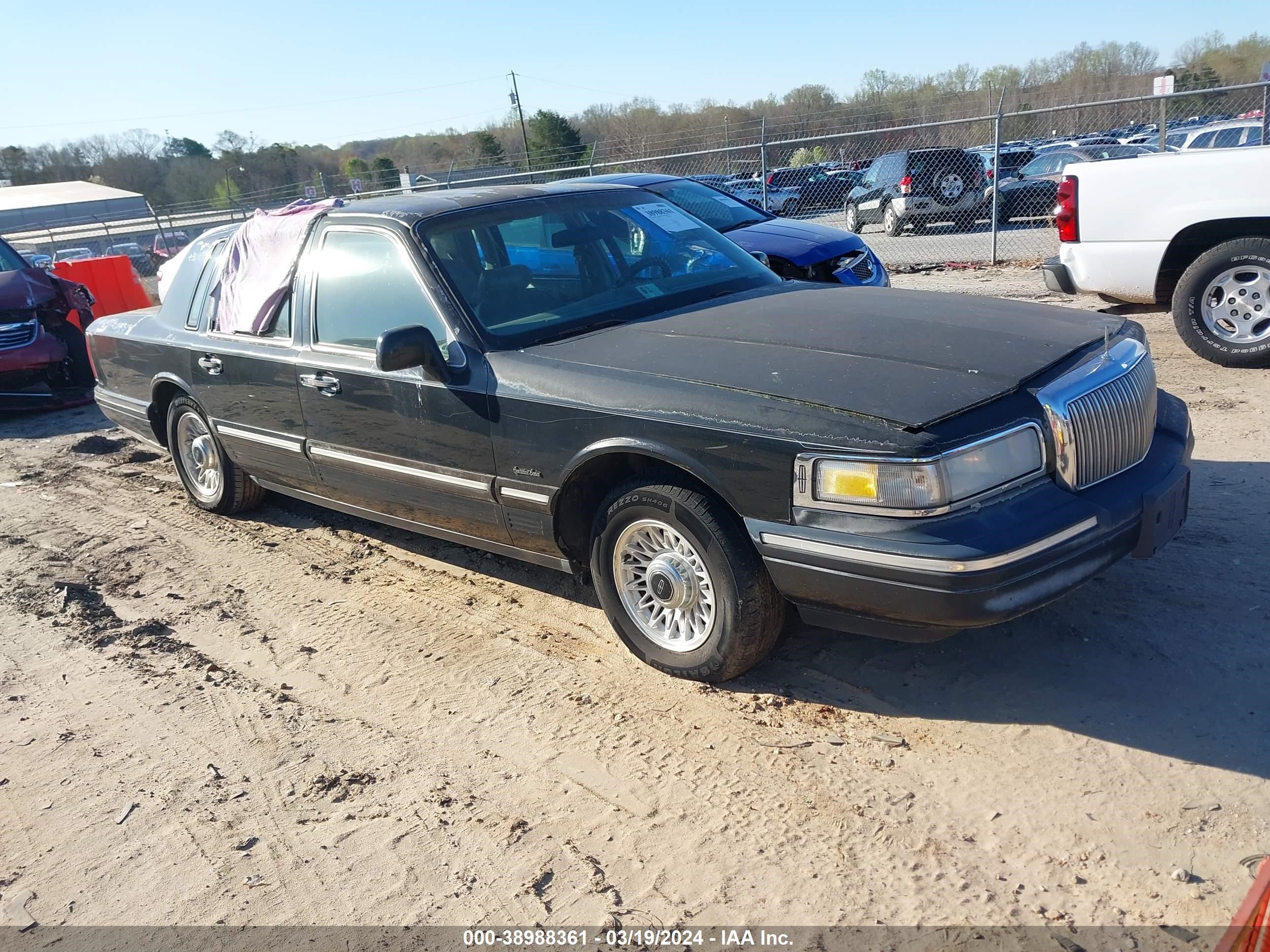 LINCOLN TOWN CAR 1997 1lnlm81w9vy679936