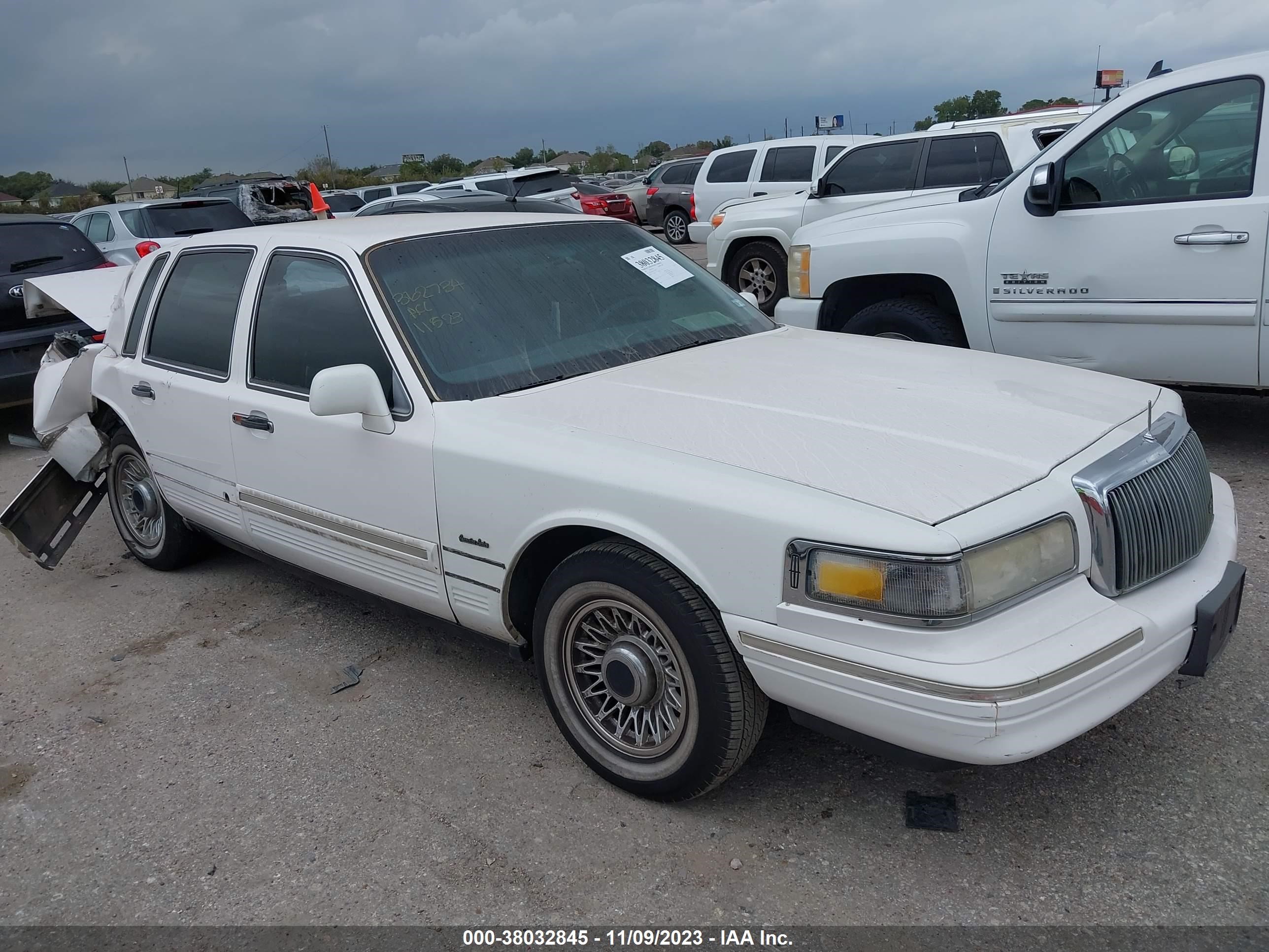 LINCOLN TOWN CAR 1997 1lnlm81wxvy759293