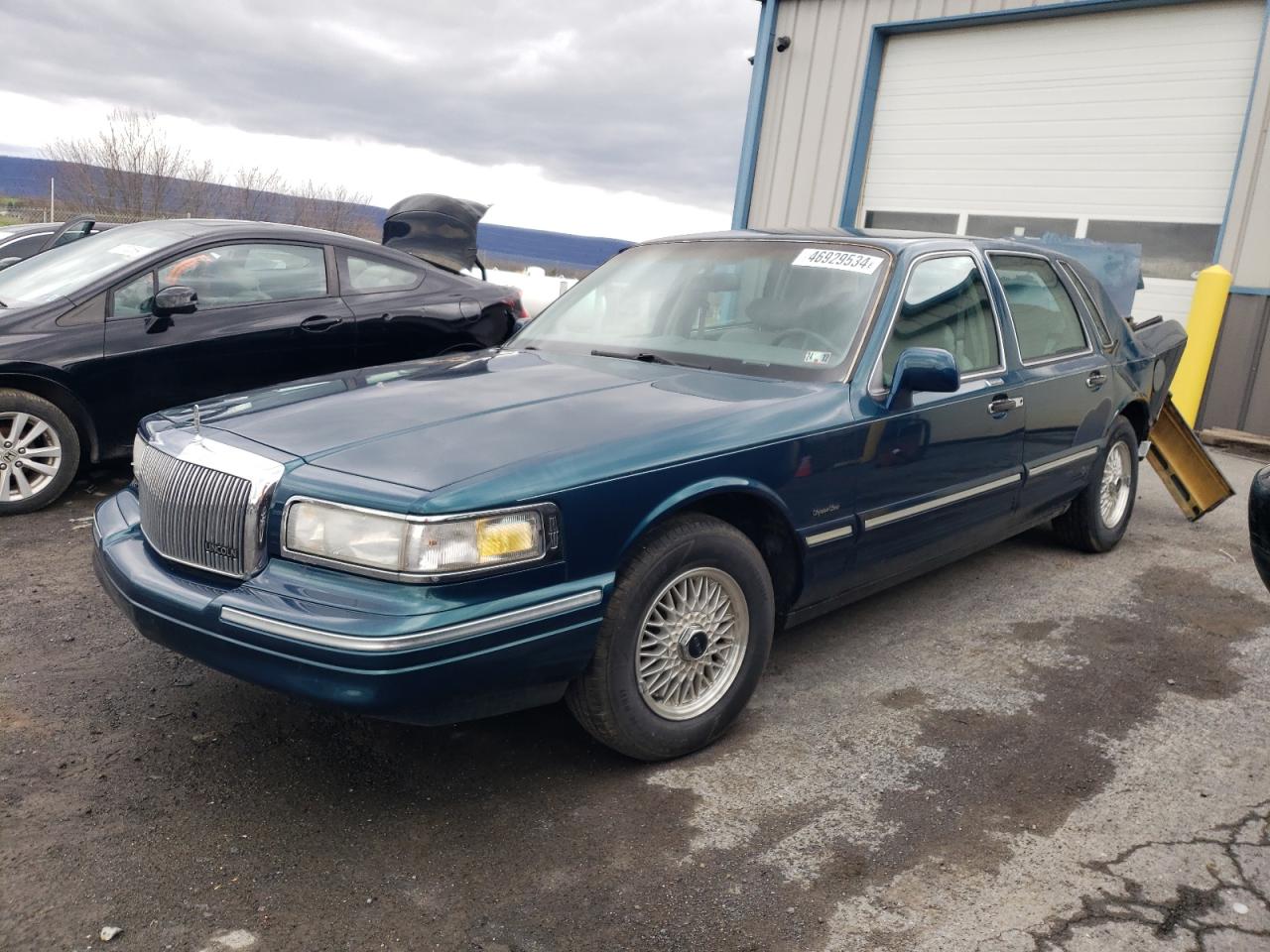 LINCOLN TOWN CAR 1997 1lnlm82w0vy713311