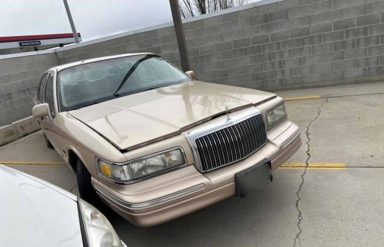 LINCOLN TOWN CAR 1996 1lnlm82w4ty701658