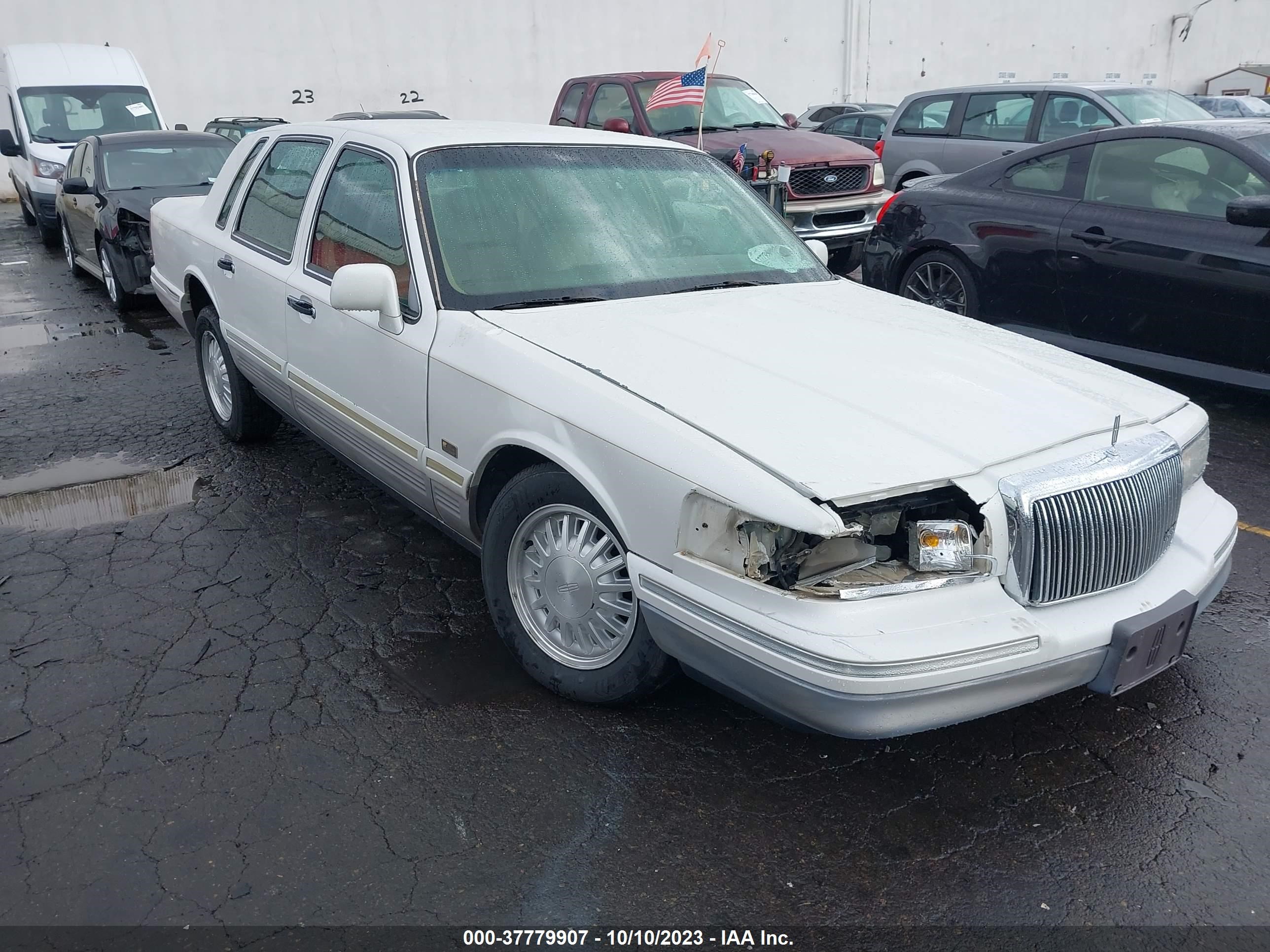 LINCOLN TOWN CAR 1997 1lnlm82w4vy701081