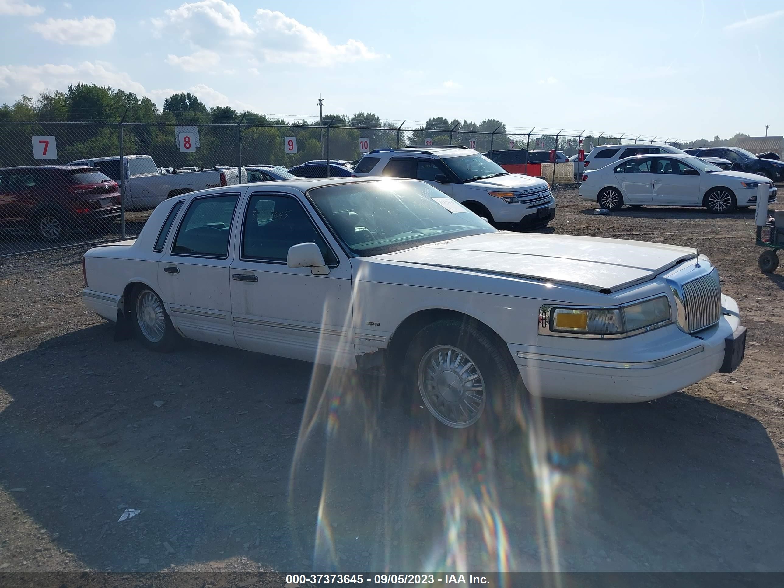 LINCOLN TOWN CAR 1996 1lnlm82w6ty661387