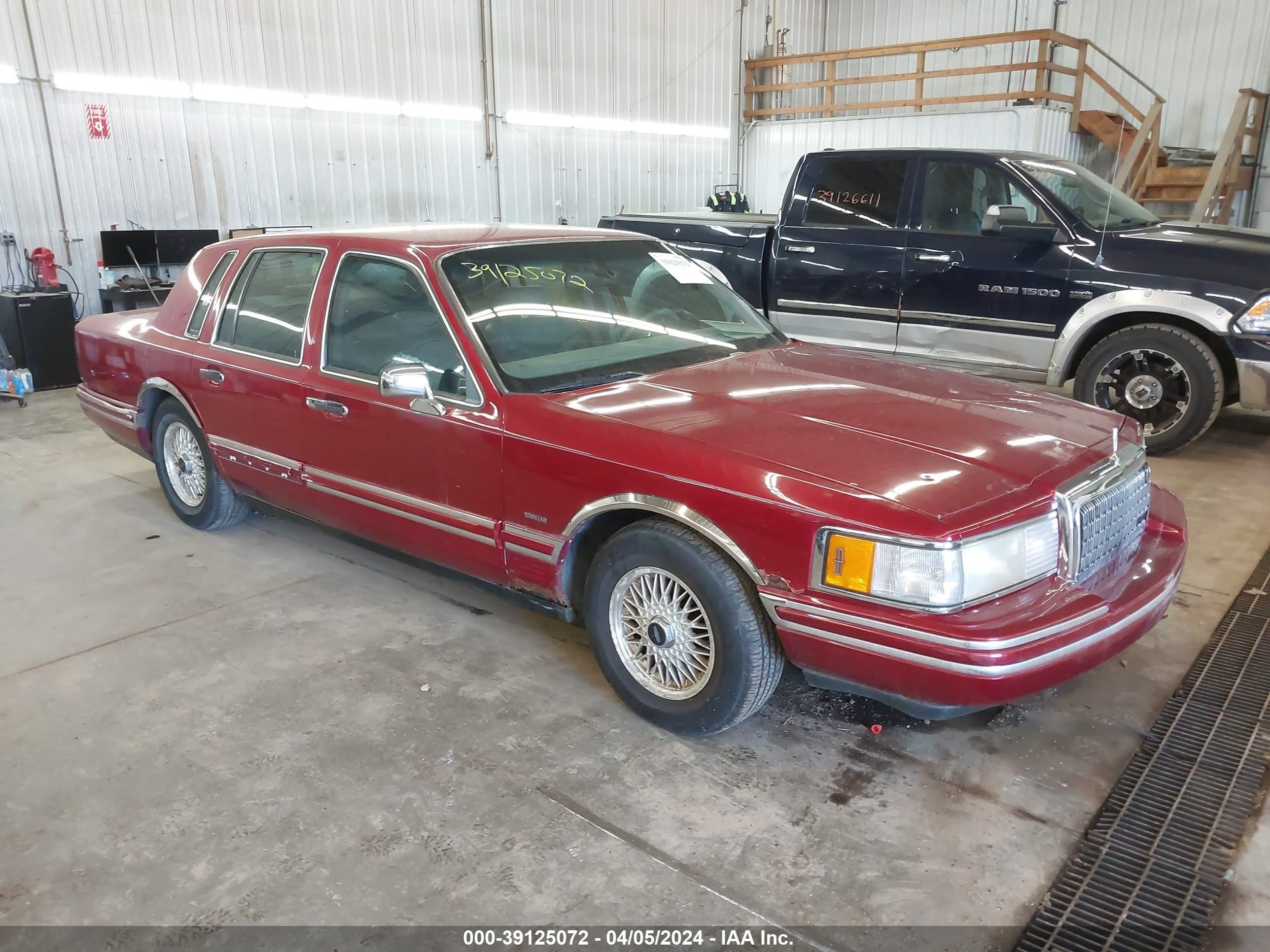 LINCOLN TOWN CAR 1994 1lnlm82w7ry701081