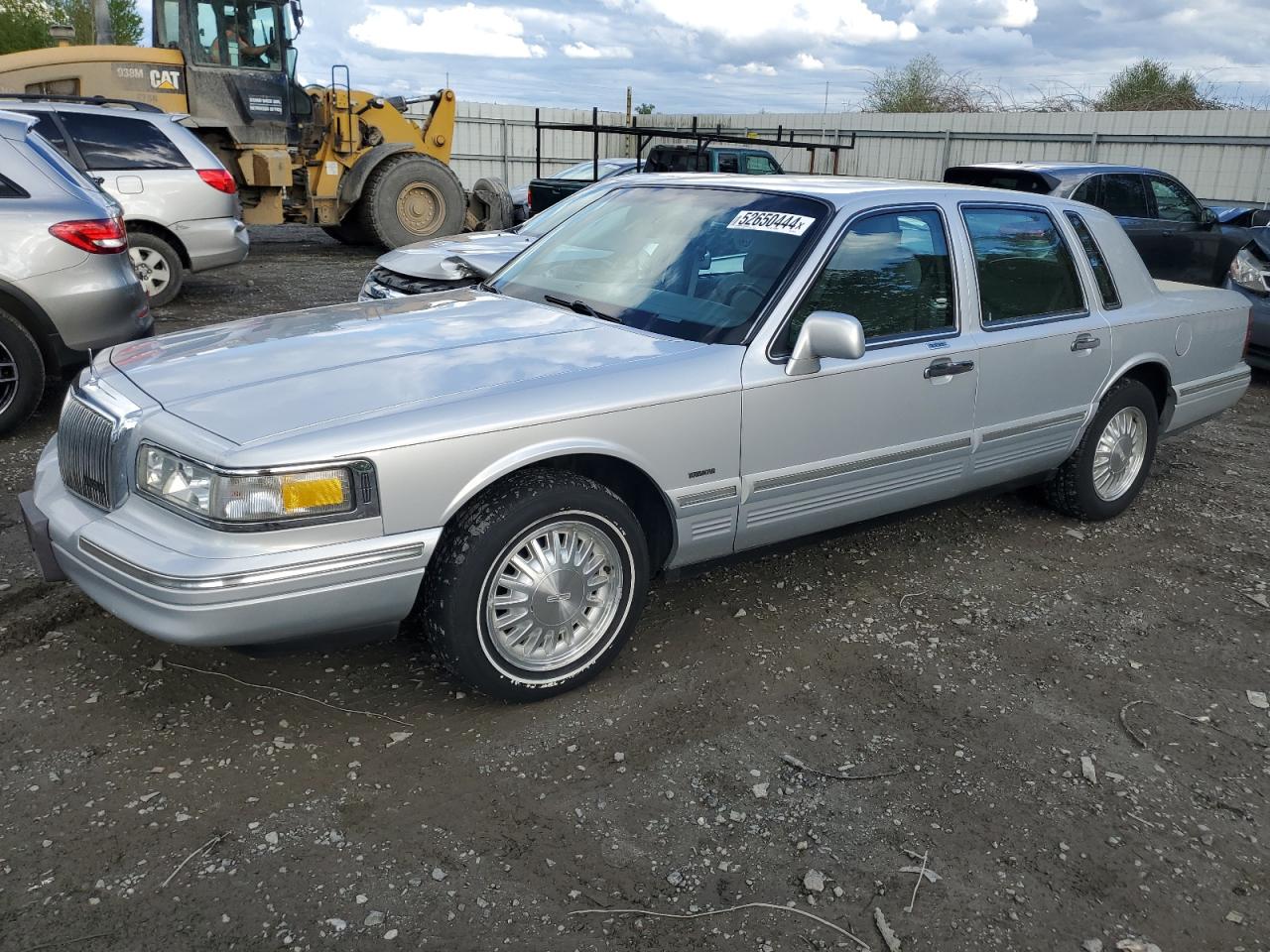 LINCOLN TOWN CAR 1997 1lnlm83w1vy660715