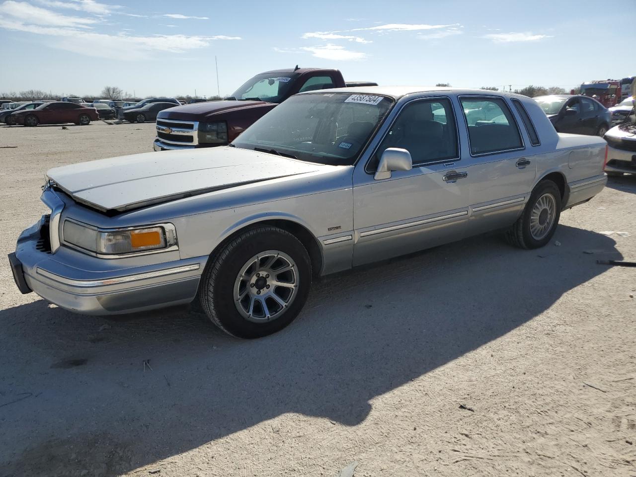 LINCOLN TOWN CAR 1997 1lnlm83w7vy749964