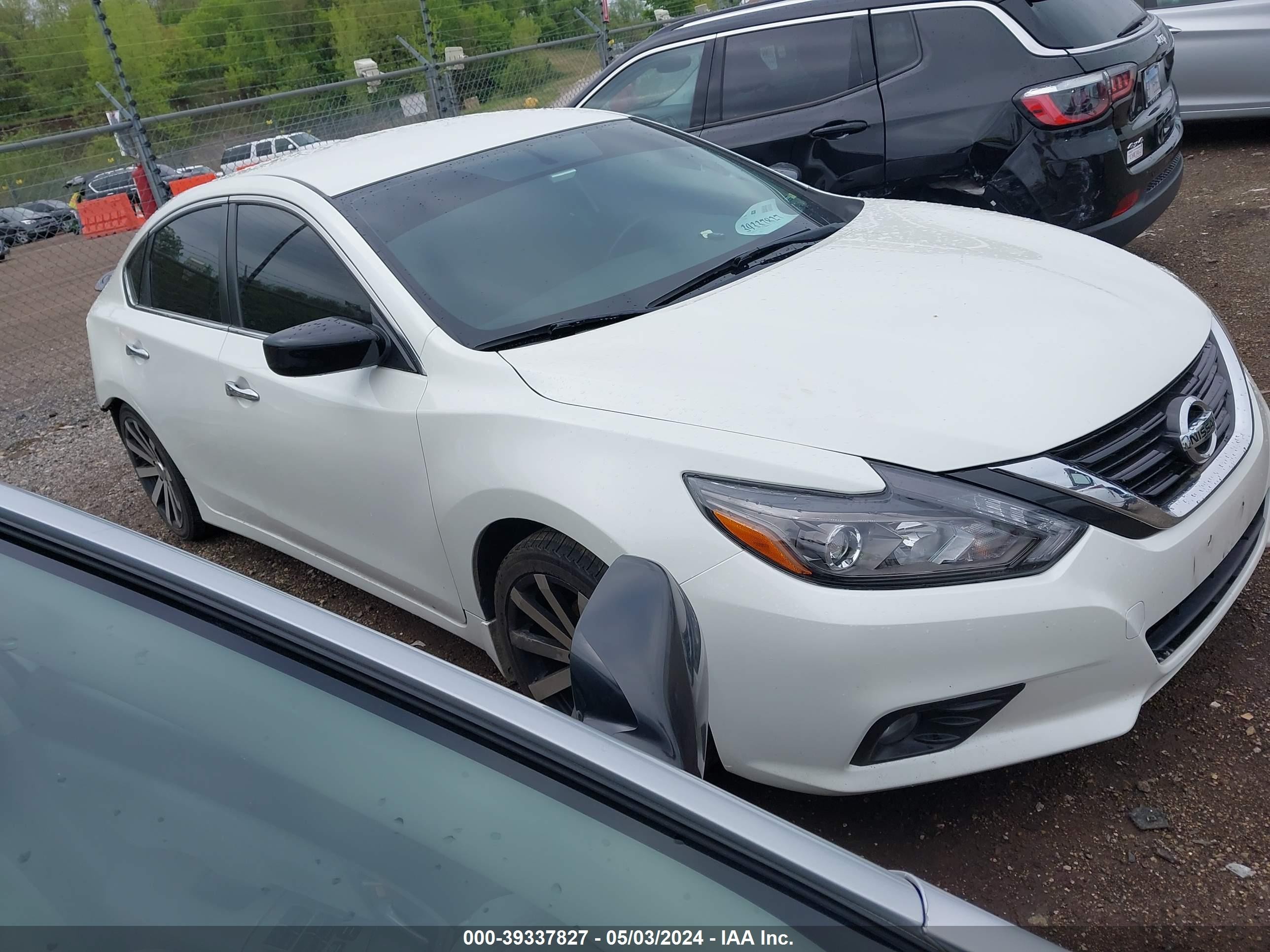 NISSAN ALTIMA 2017 1n4al3ap8hc216607