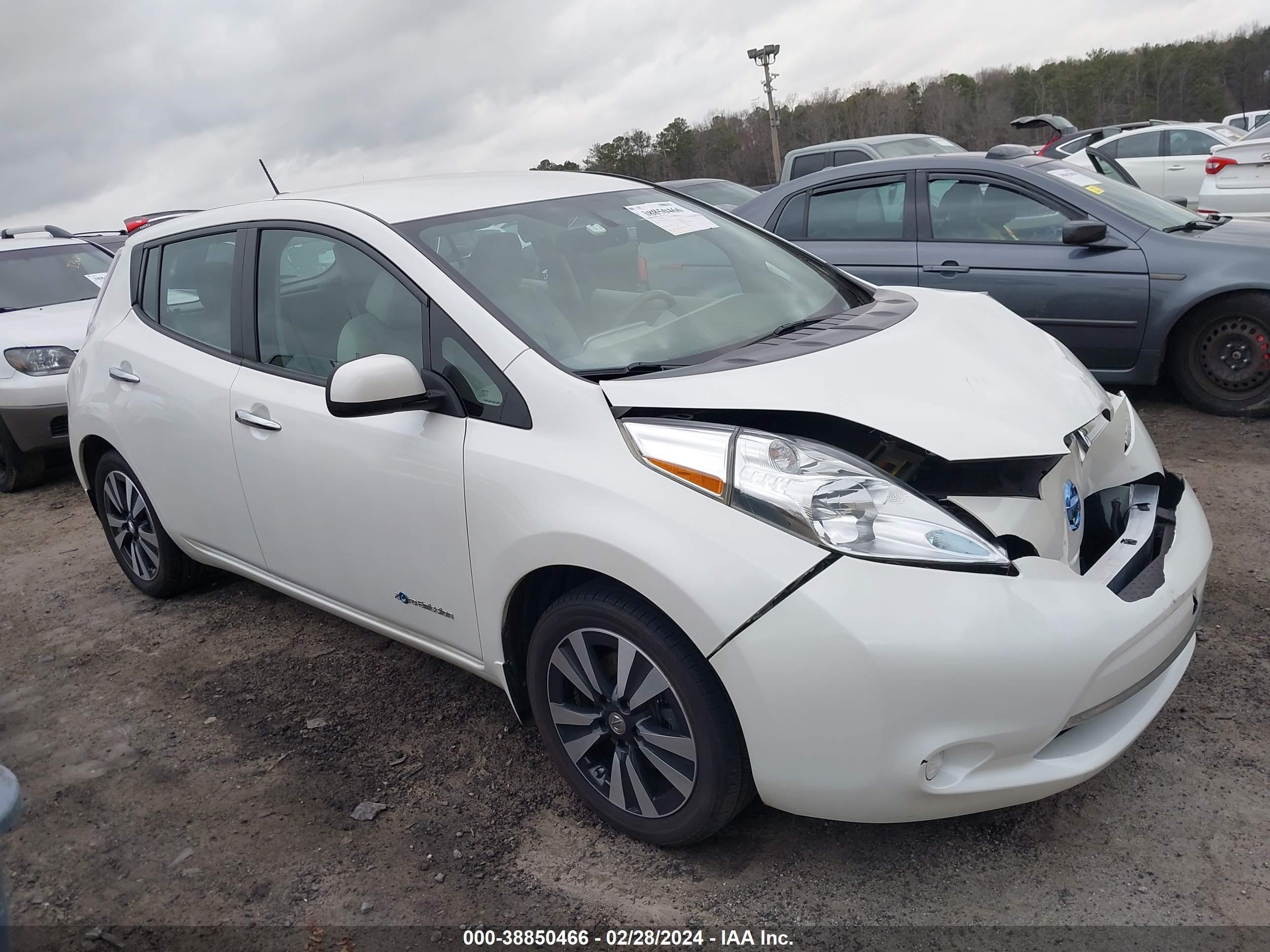 NISSAN LEAF 2015 1n4az0cp7fc318570