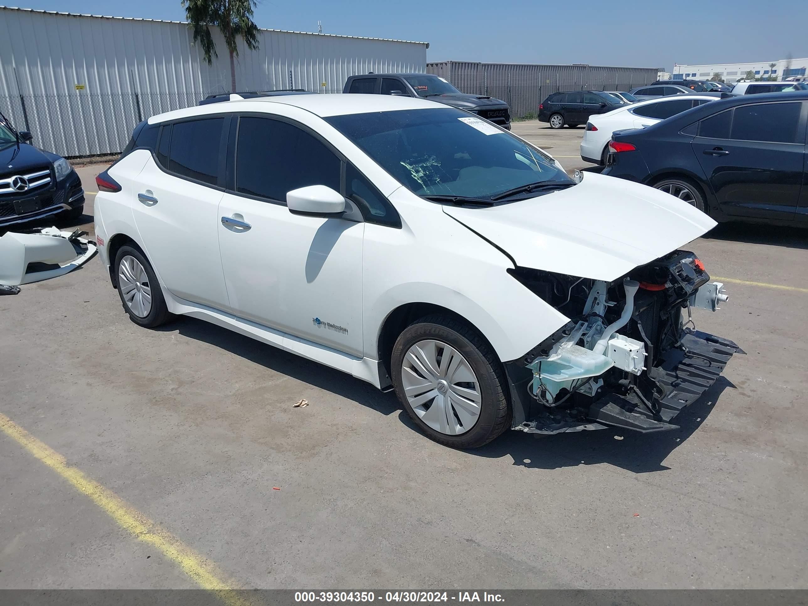 NISSAN LEAF 2018 1n4az1cp5jc310658